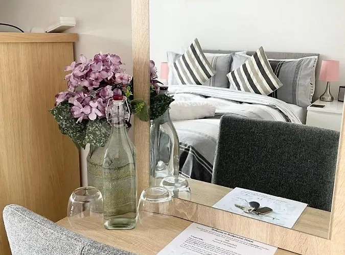 Manchester Escape - Private Room & Bathroom Near Etihad And Coop Arena - Free Secure Parking
