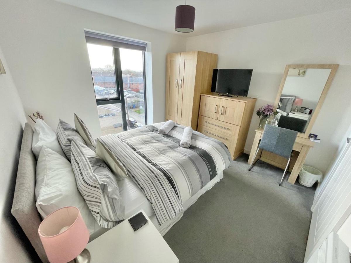Escape - Private & Bathroom Near Etihad And Coop Arena - Free Secure Parking Hospedagem domiciliar *